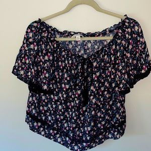 American Eagle floral top